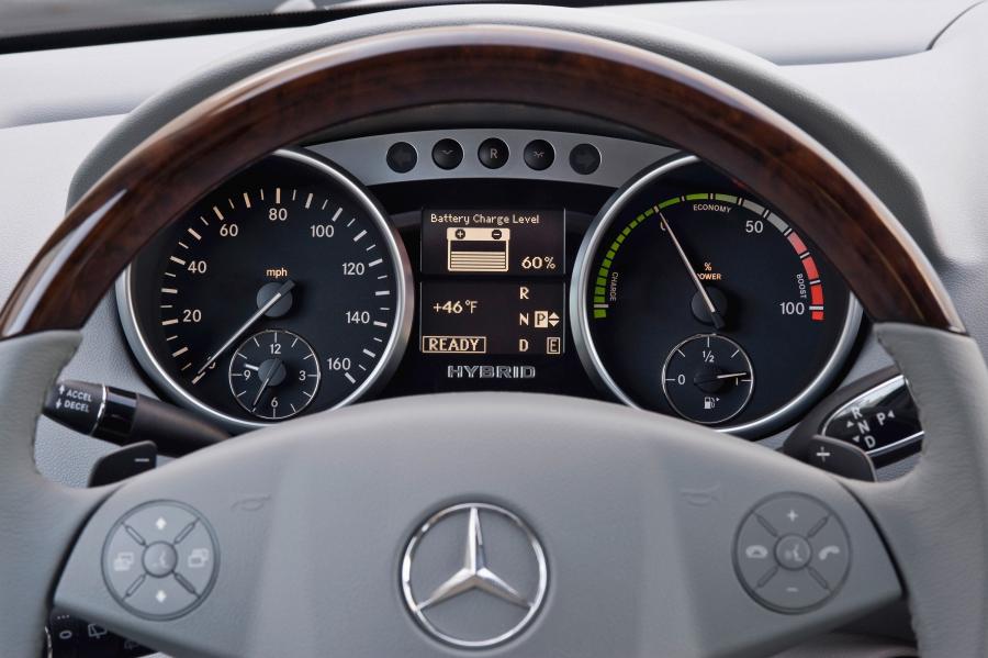  Mercedes-Benz ML450 Hybrid 2010 года  (фото 19 из 27)